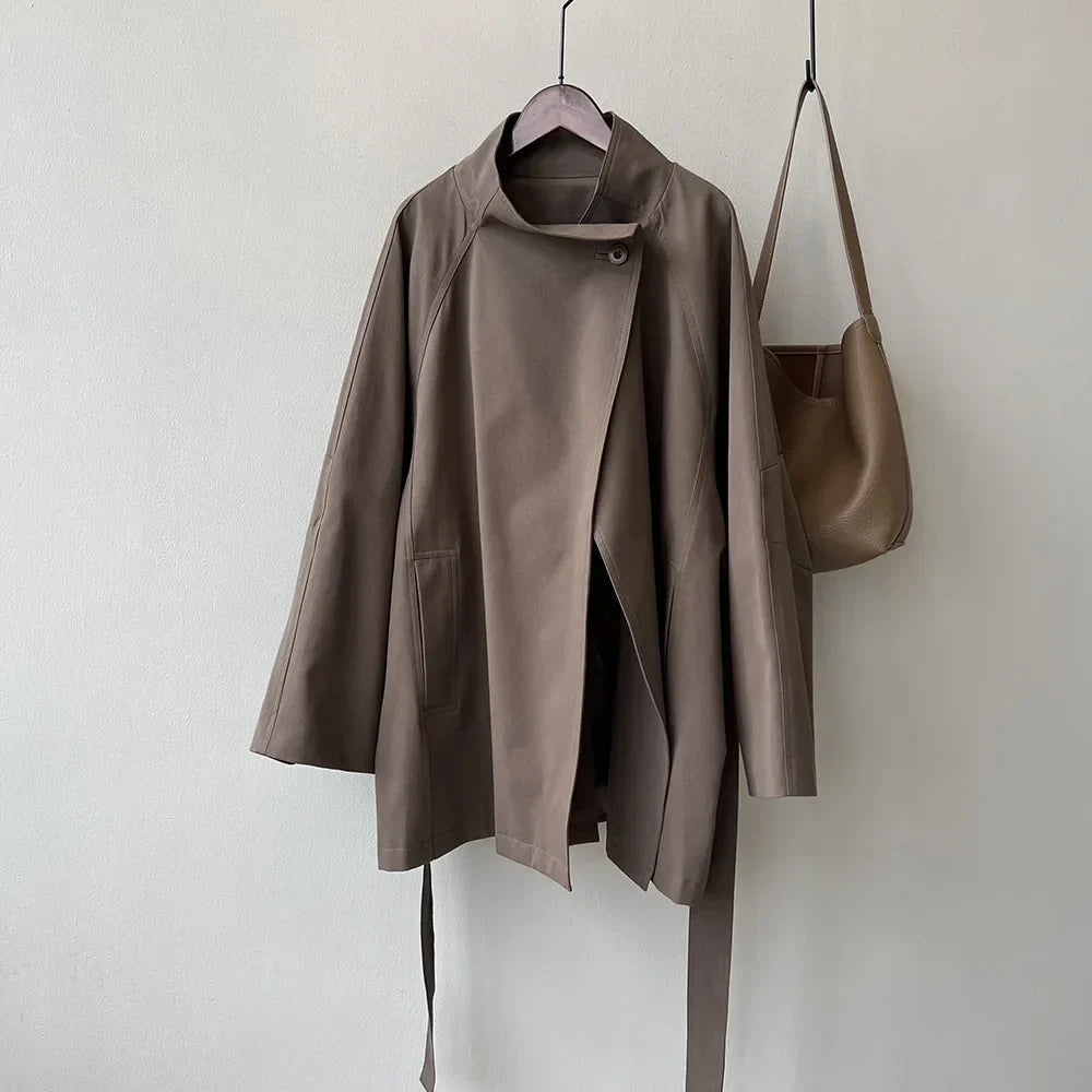 Gabardina con Cinturón y Cuello Alto para Mujer