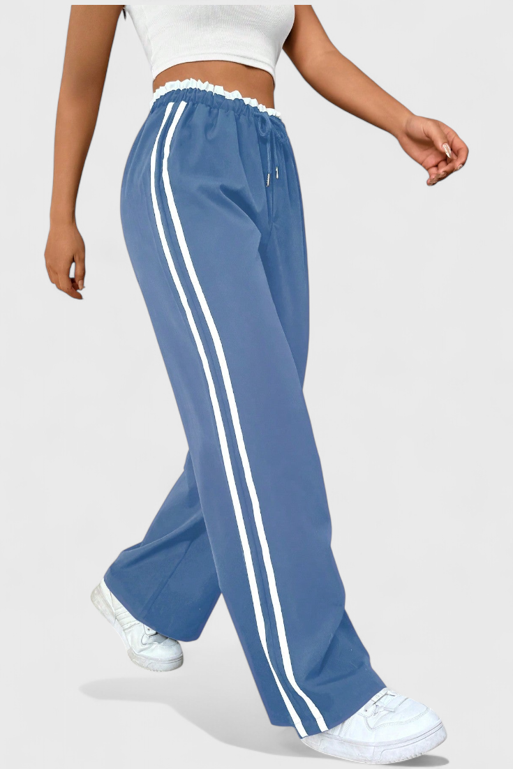 Pantalón Deportivo Alanys de Pierna Acampanada con Detalles Laterales