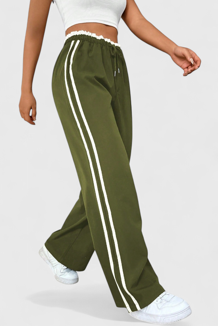 Pantalón Deportivo Alanys de Pierna Acampanada con Detalles Laterales