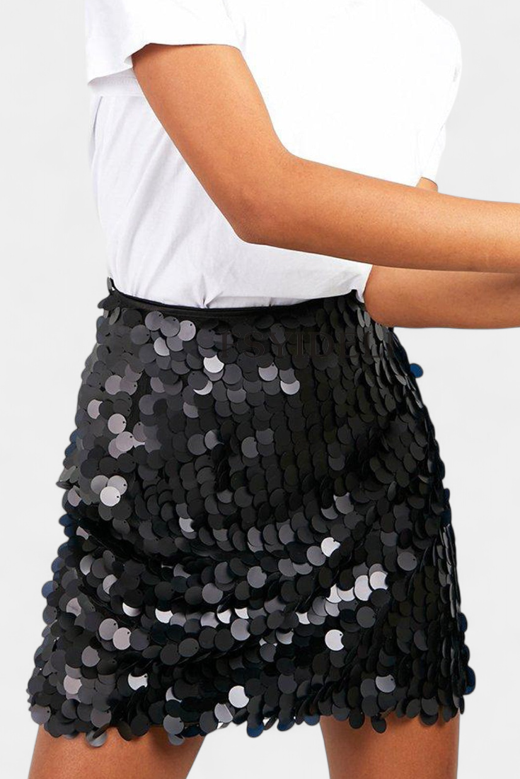 Veena Minifalda con Lentejuelas Integrales y Corte Cómodo