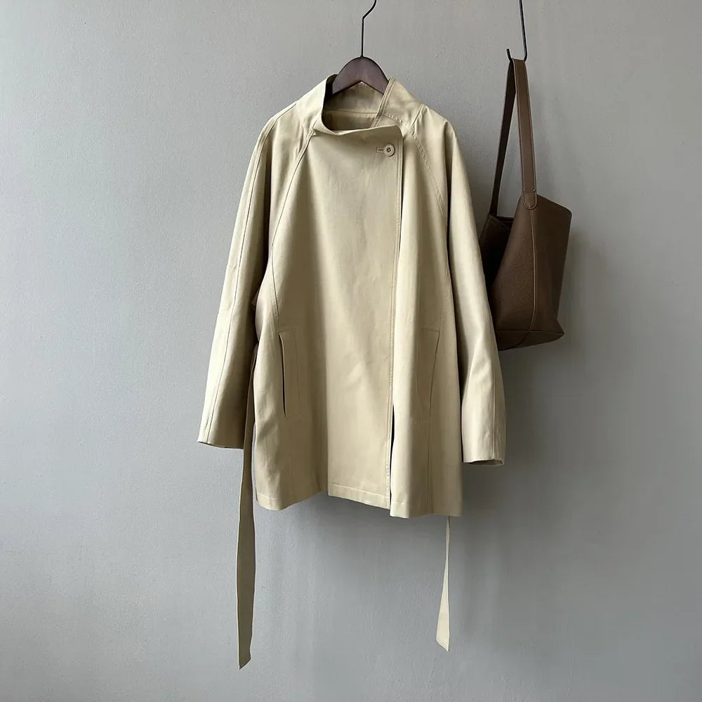 Gabardina con Cinturón y Cuello Alto para Mujer