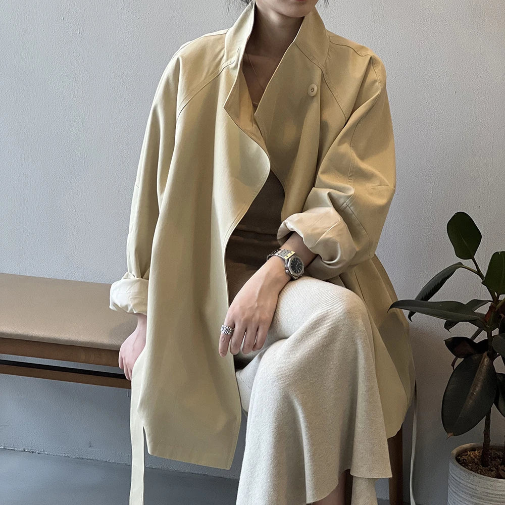 Gabardina con Cinturón y Cuello Alto para Mujer