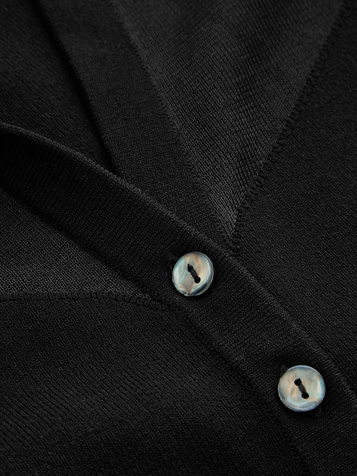 Top de Punto con Panel Transparente y Cuello Polo