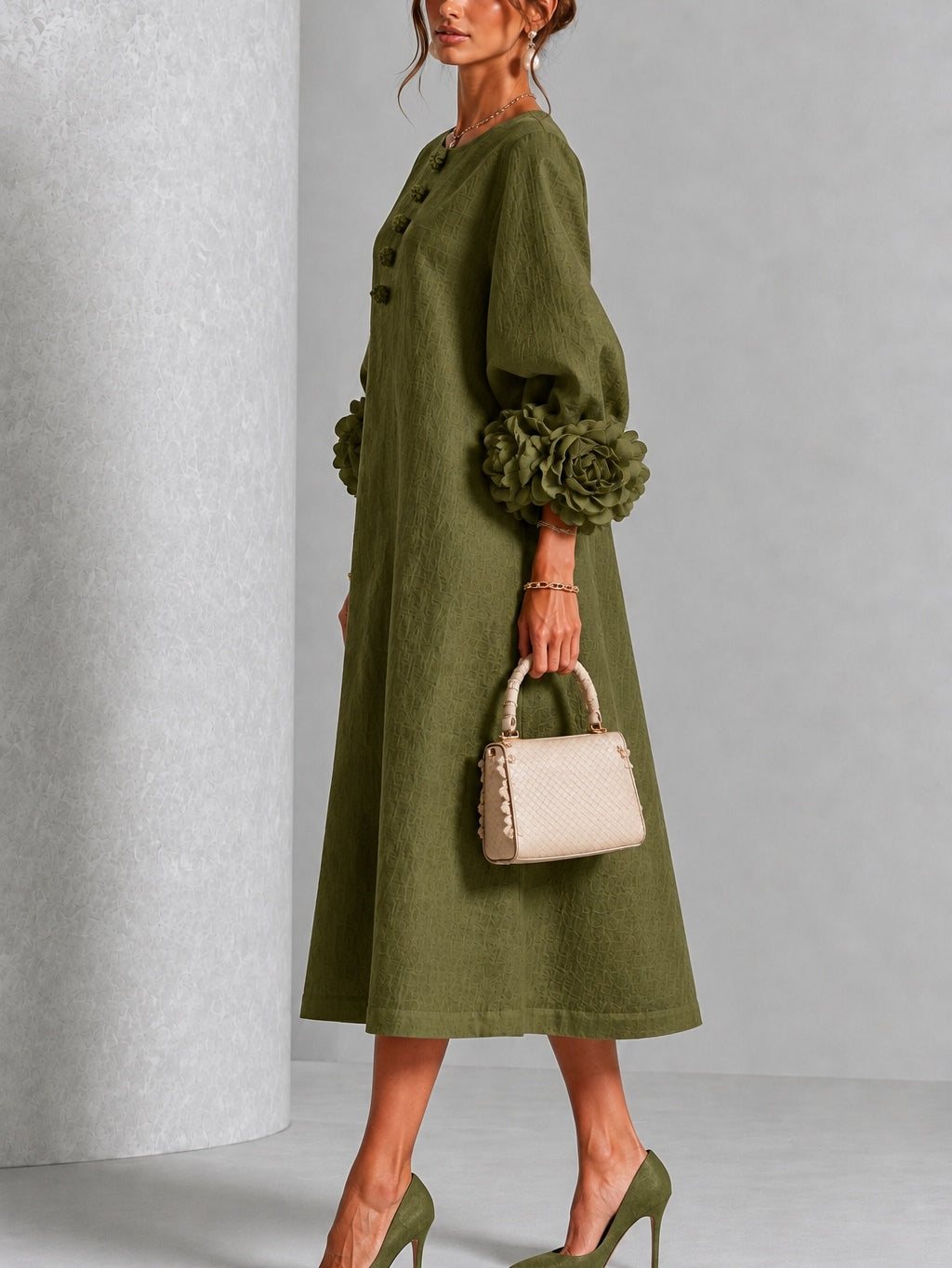 Capucine | Vestido midi con mangas abullonadas y botones florales