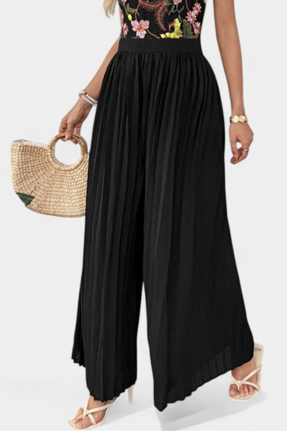 Maruja Mono Halter de Encaje Floral con Pantalón Palazzo Plisado