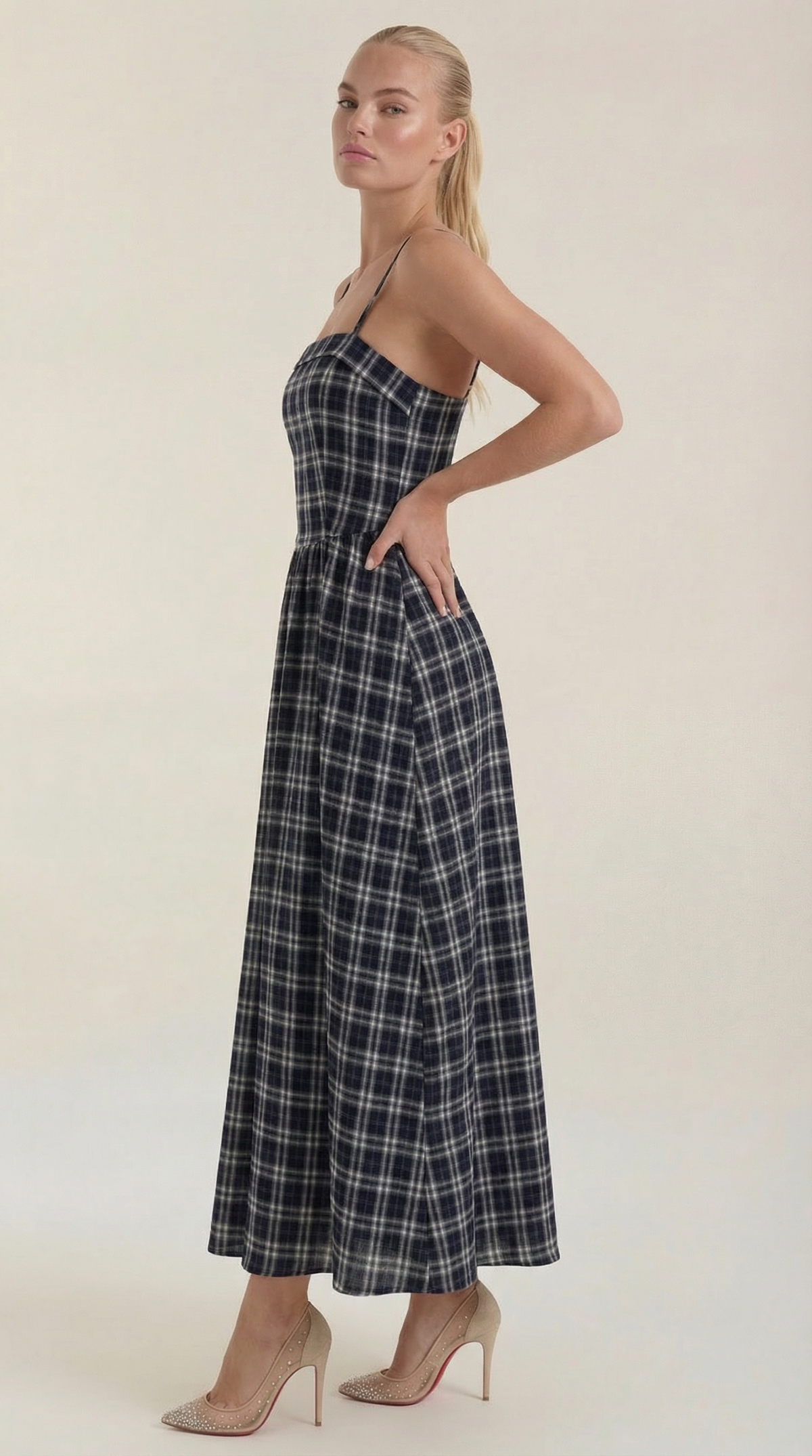 Vestido midi de cuadros para verano