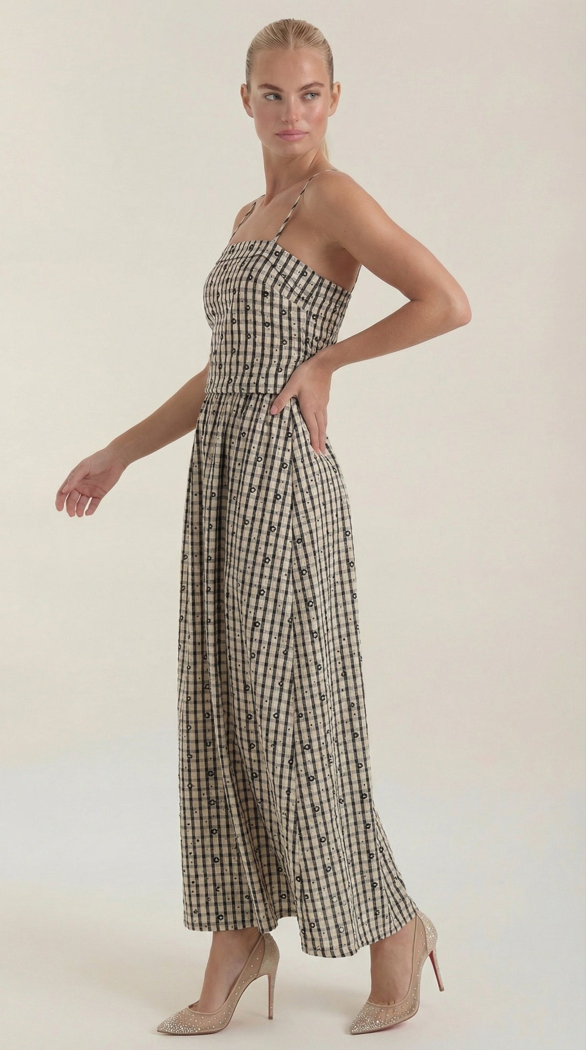 Vestido midi de cuadros para verano