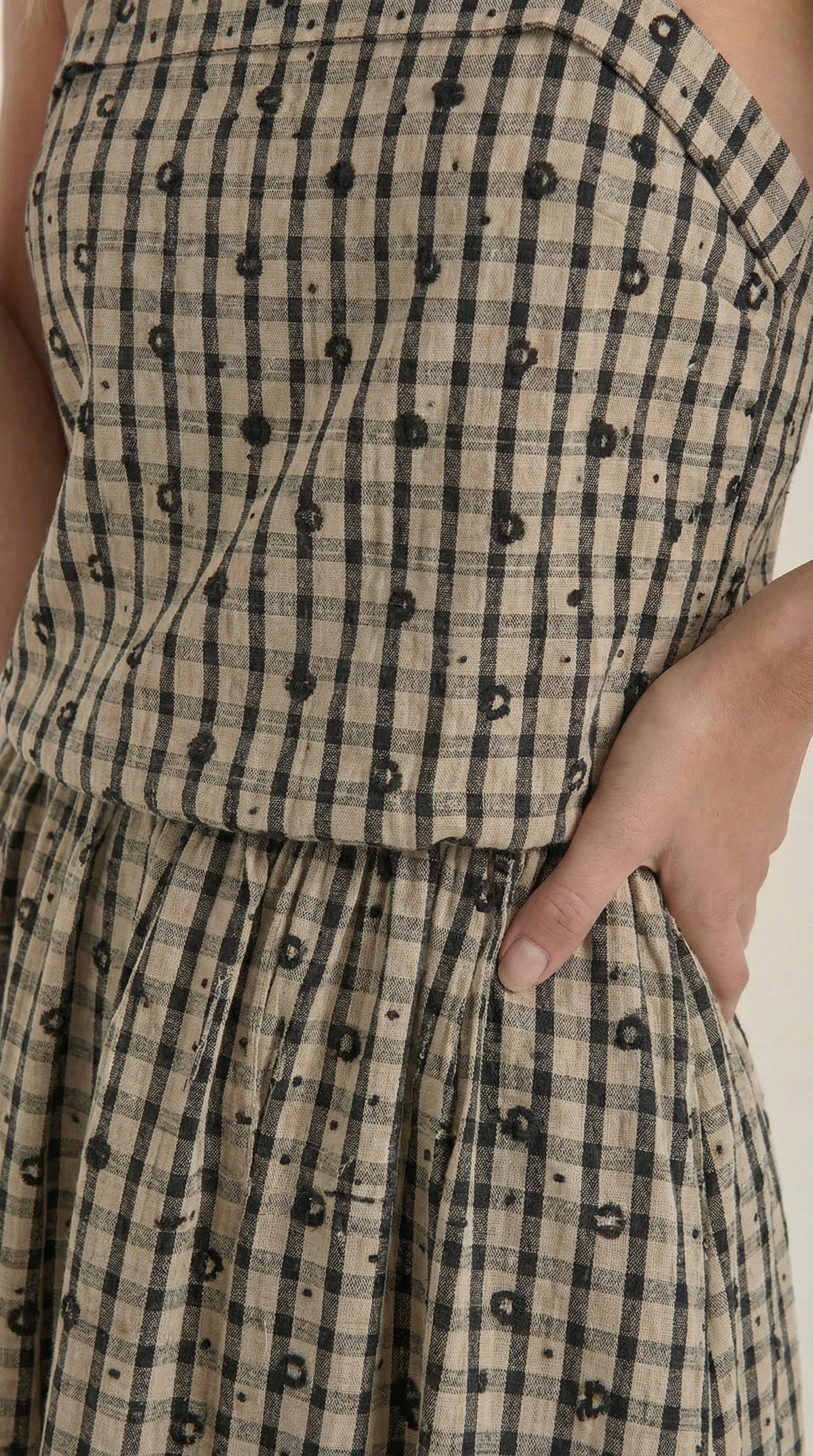 Vestido midi de cuadros para verano